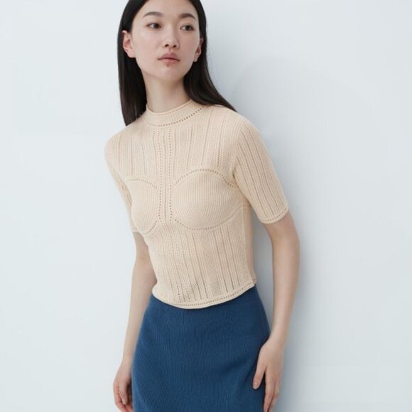 Mame Kurogouchi x Uniqlo | 3D Knit Mesh Half-Sleeve Sweater - Picture 1 of 10
